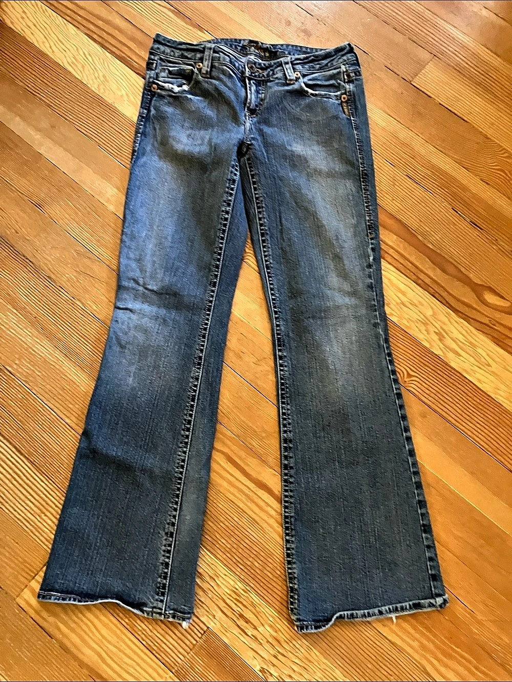 Silver Jeans Suki Jeans Bootcut Jeans in Blue Size Small
